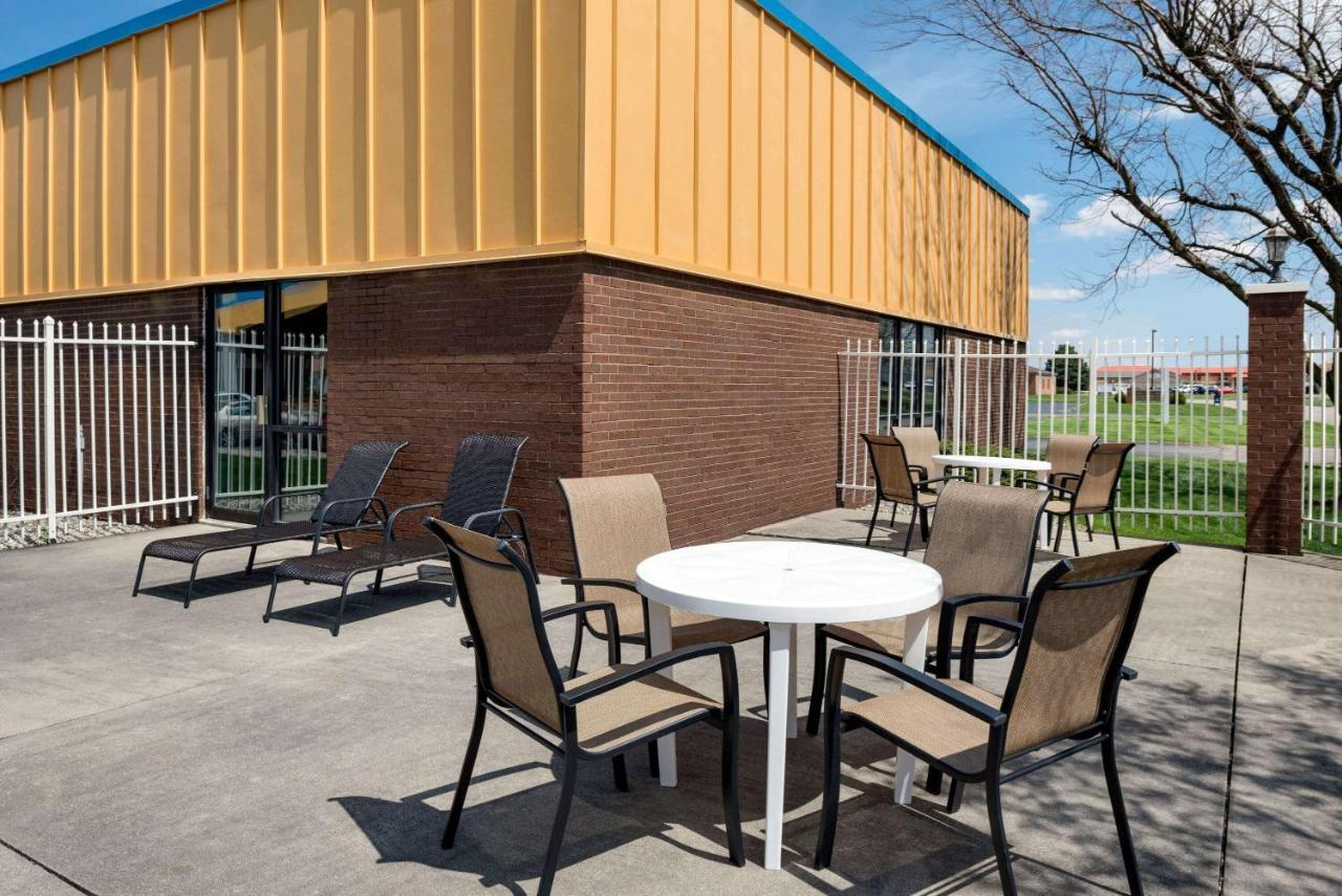 Baymont By Wyndham Muncie Near Ball State University Extérieur photo