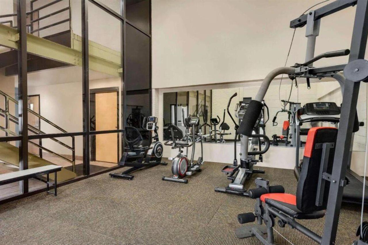 Baymont By Wyndham Muncie Near Ball State University Extérieur photo