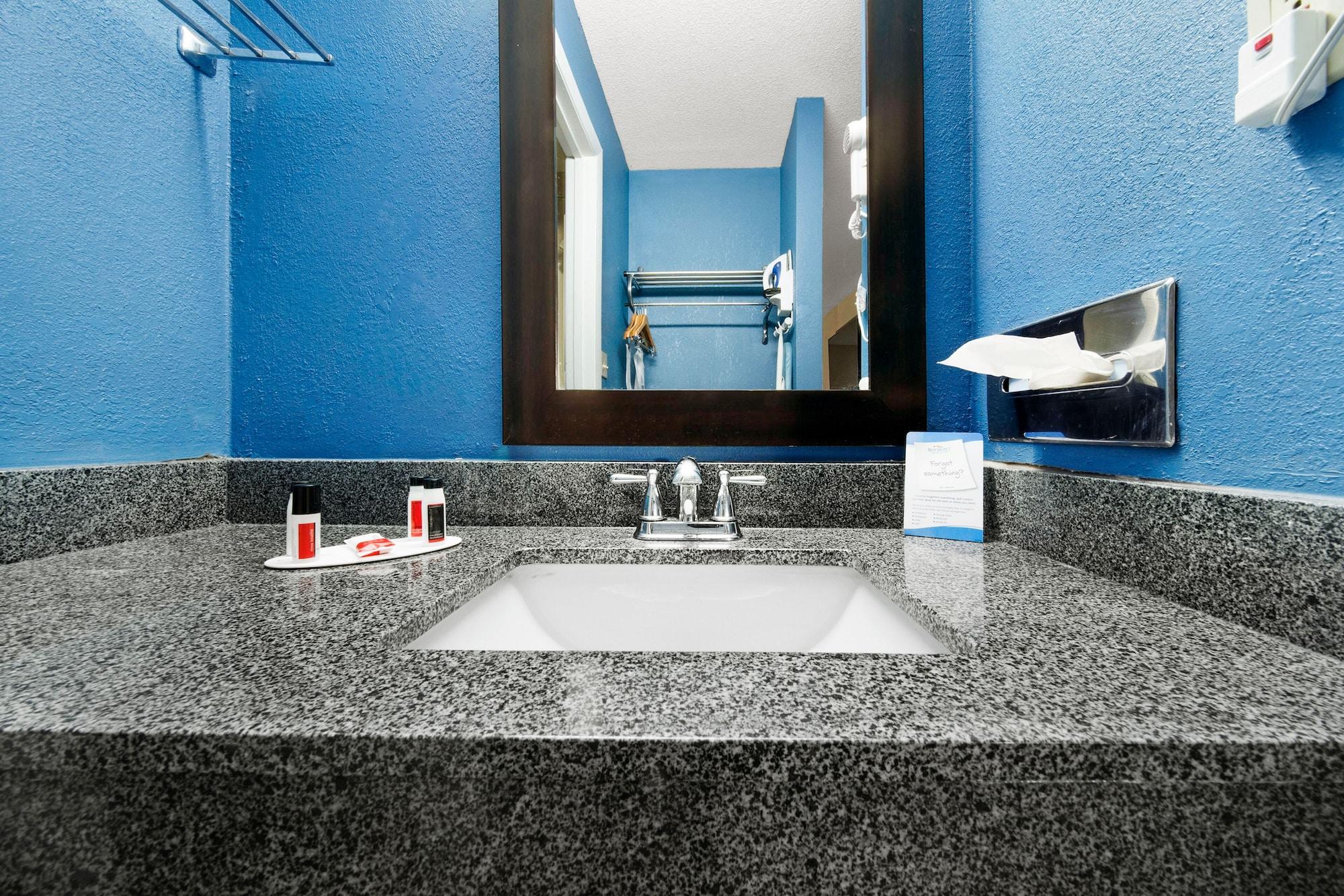 Baymont By Wyndham Muncie Near Ball State University Extérieur photo