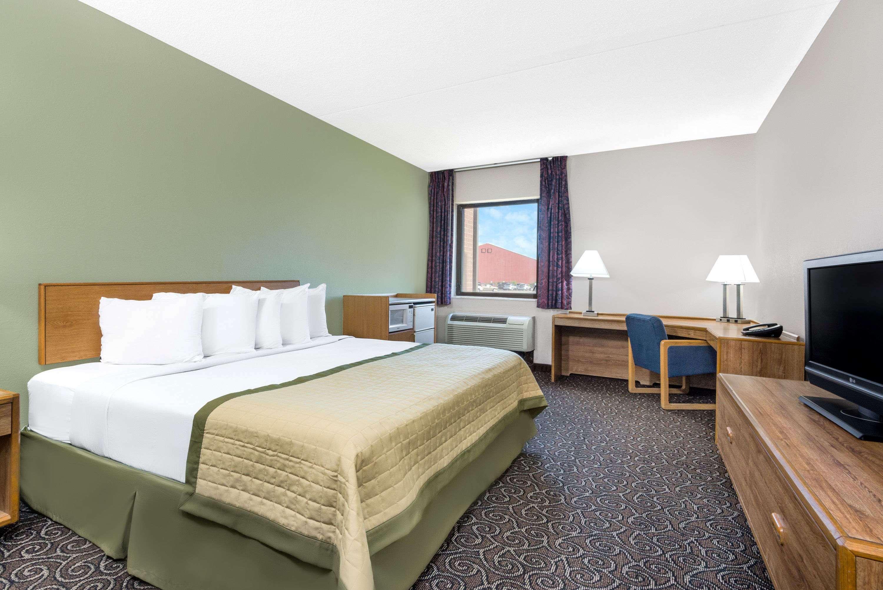 Baymont By Wyndham Muncie Near Ball State University Extérieur photo