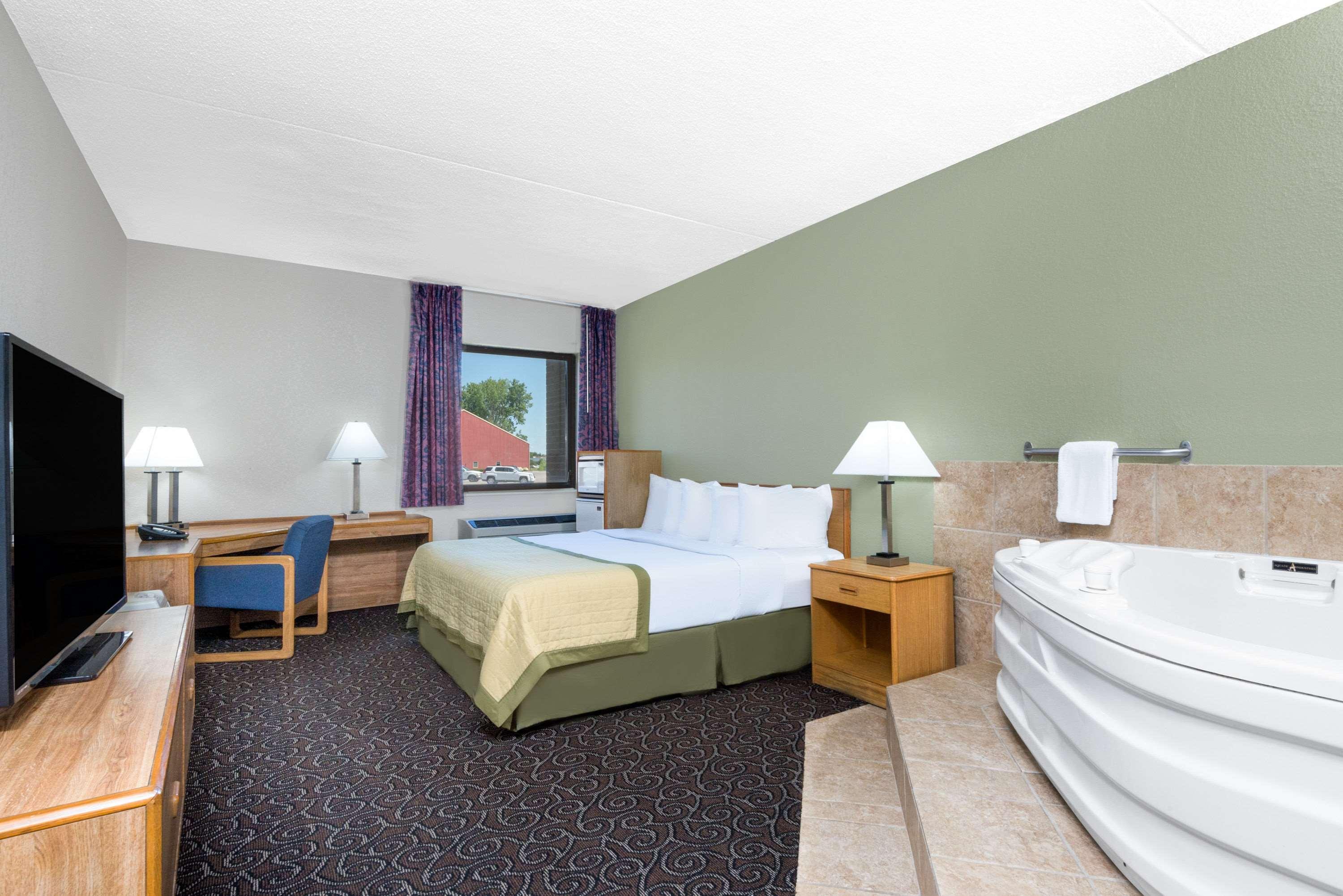 Baymont By Wyndham Muncie Near Ball State University Extérieur photo