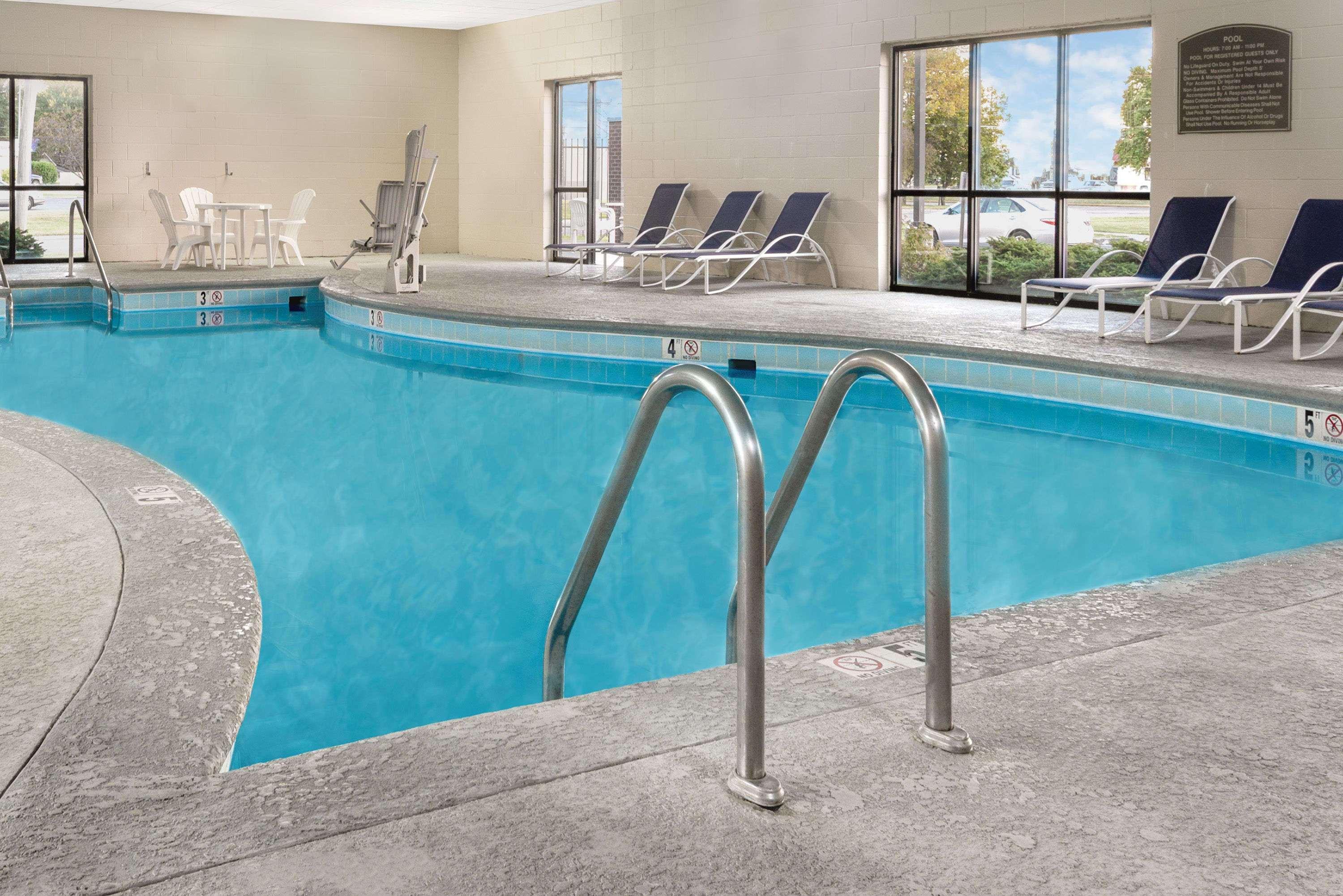 Baymont By Wyndham Muncie Near Ball State University Extérieur photo