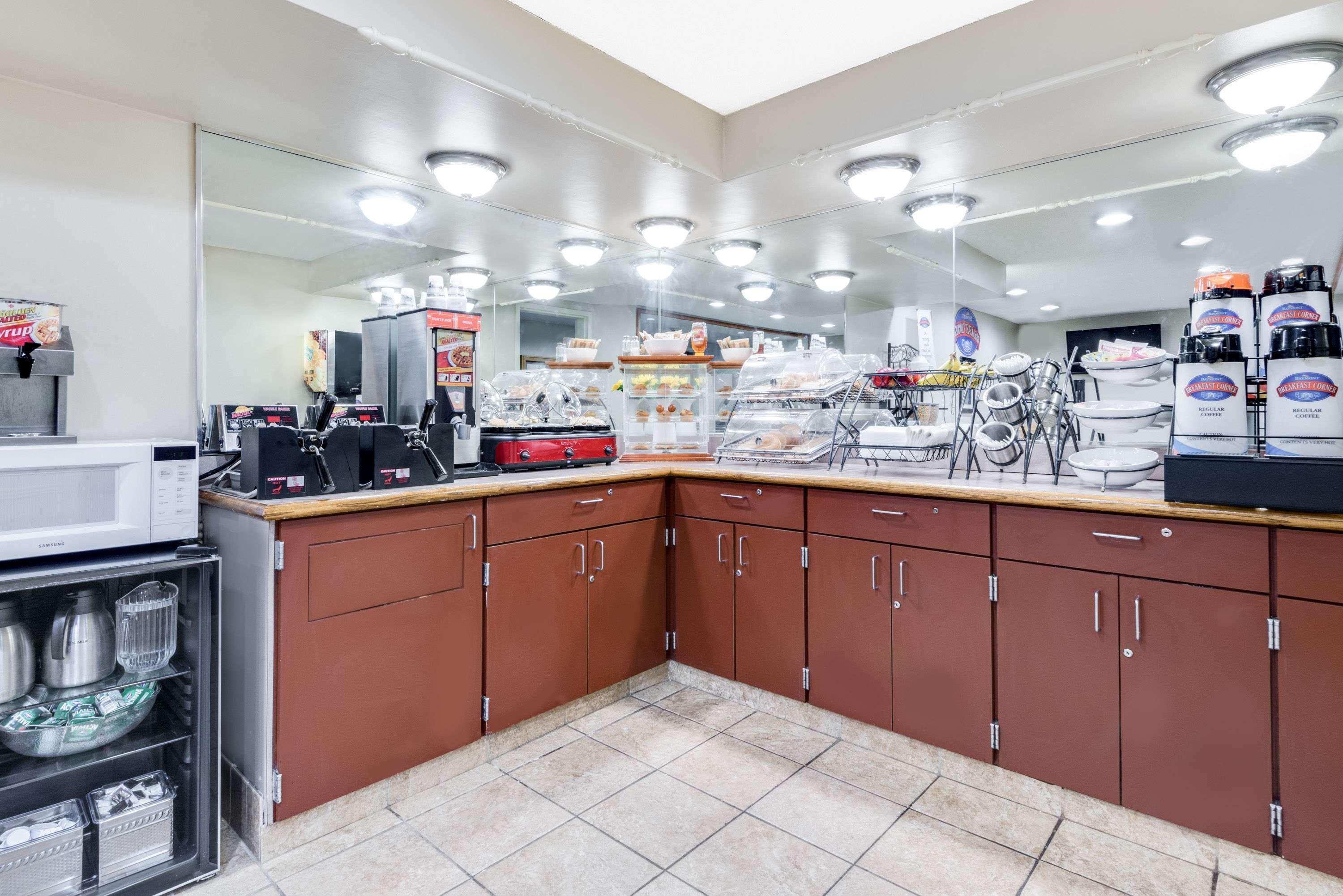 Baymont By Wyndham Muncie Near Ball State University Extérieur photo