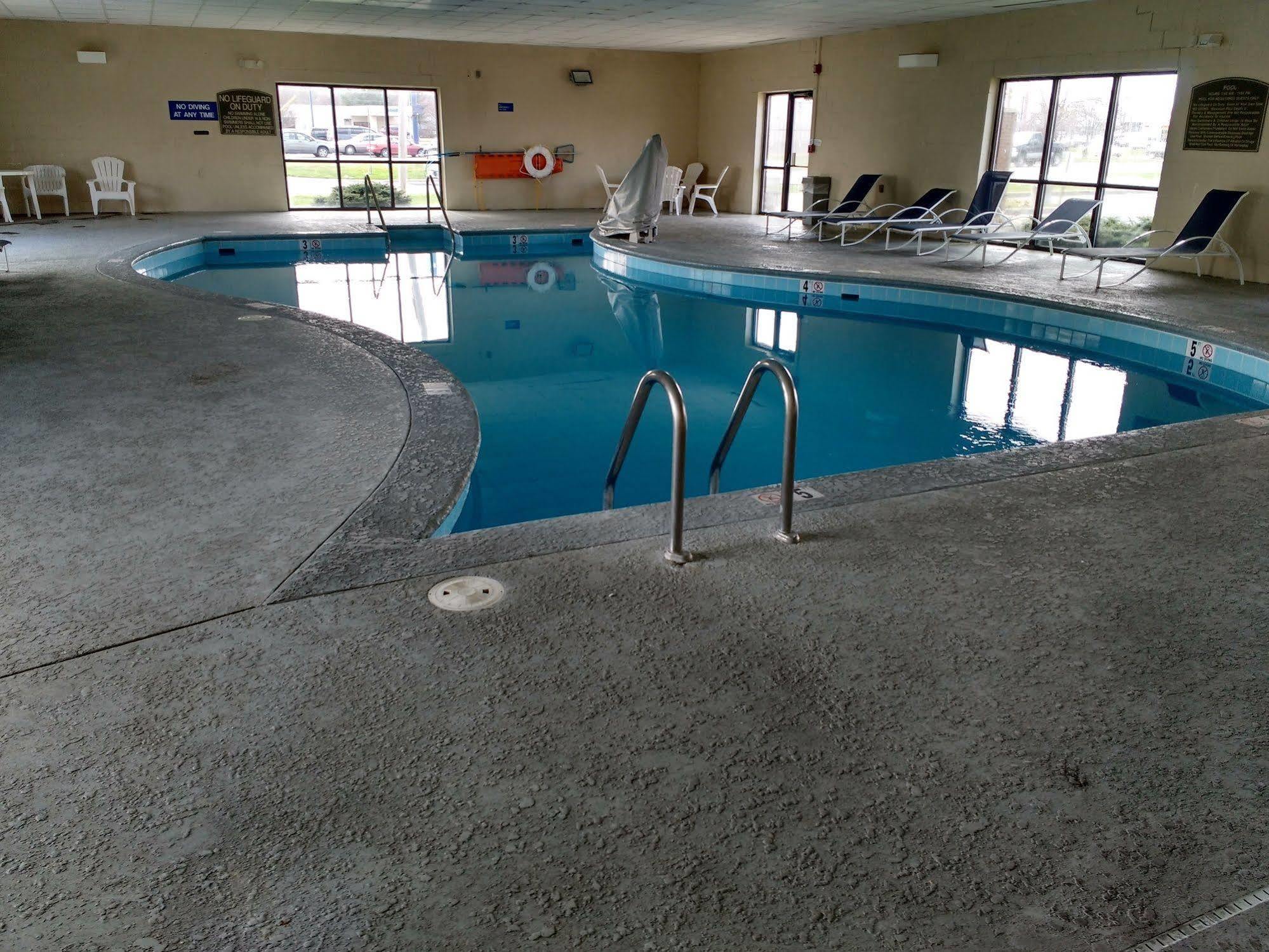 Baymont By Wyndham Muncie Near Ball State University Extérieur photo